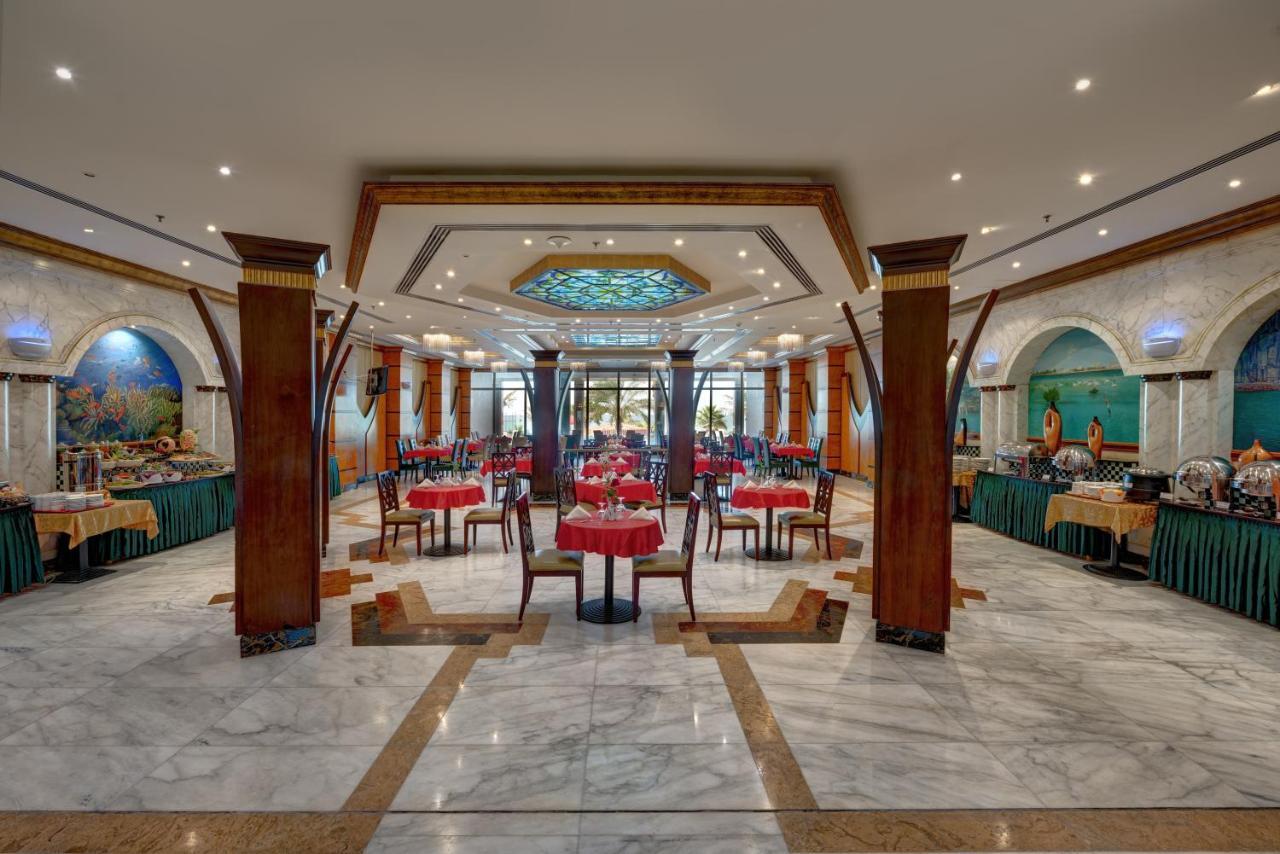 منتجع وسبا صحارى بيتش الشارقة المظهر الخارجي الصورة The buffet at the hotel