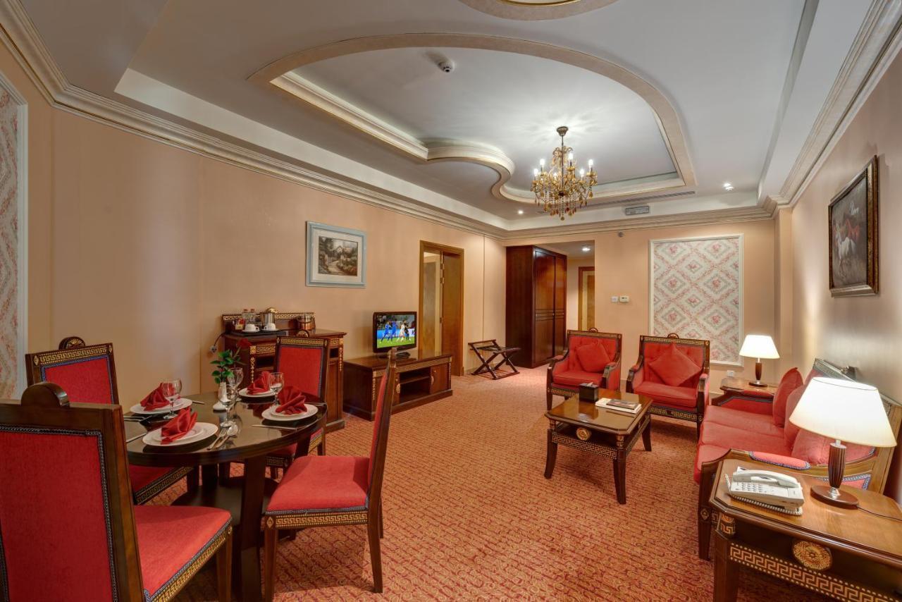 منتجع وسبا صحارى بيتش الشارقة المظهر الخارجي الصورة A suite at the hotel