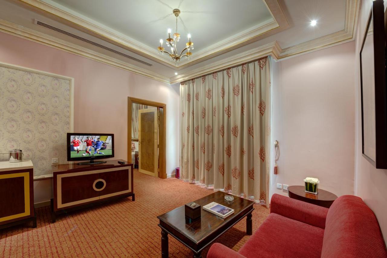 منتجع وسبا صحارى بيتش الشارقة المظهر الخارجي الصورة A suite at the hotel